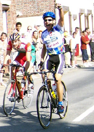 Julien Leboeuf victoire à Neuville